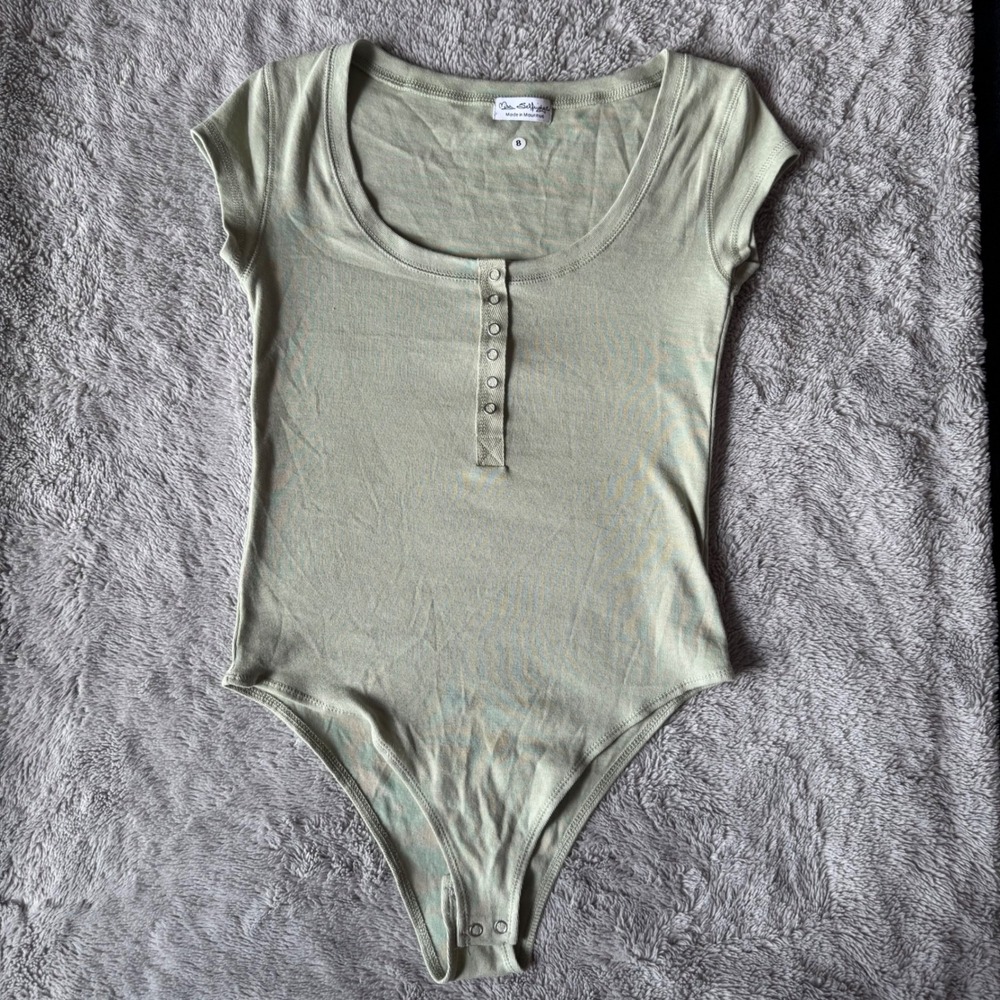 Miss Selfridge Womens Sage Green Ribbed Henley Bodysuit Short Sleeve Size 4